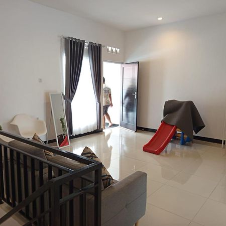 Villa Normandie Bandung Bagian luar foto